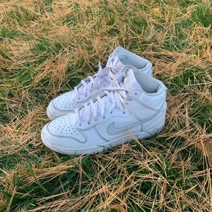 nike dunk pure platinum size 10